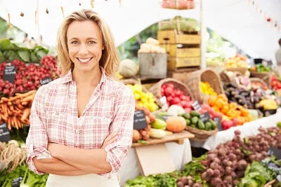 Naturally gluten-free whole foods including fresh vegetables and protein
